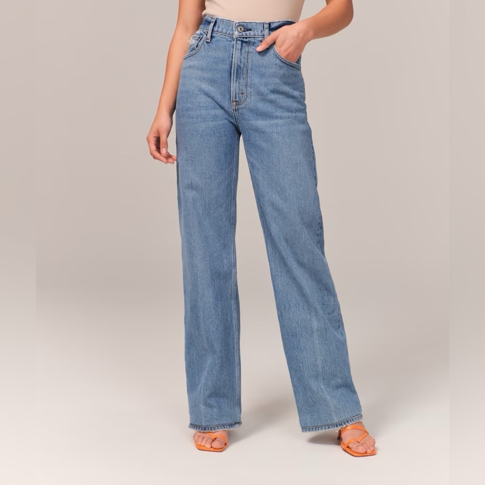 Abercrombie High Rise 90’s Relaxed Jeans